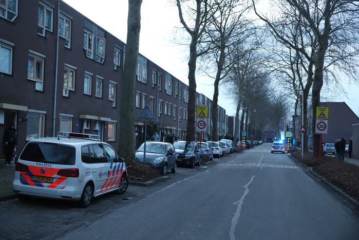 Politie start zoekactie na vermoedelijk steekpartij