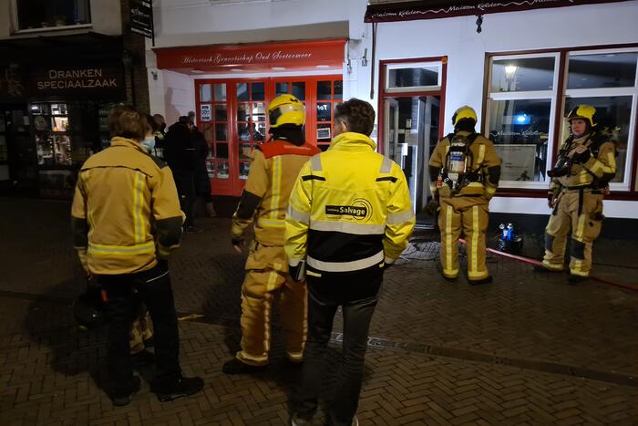 Veel rookontwikkeling bij brand in winkelpand