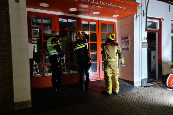 Veel rookontwikkeling bij brand in winkelpand