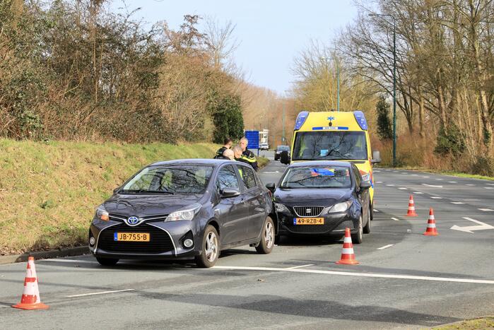 Kop-staart botsing voor stoplicht