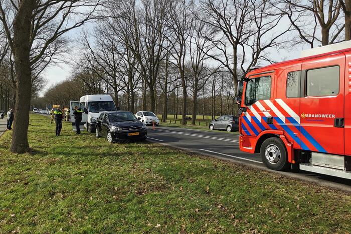 Veel schade bij botsing met taxibus