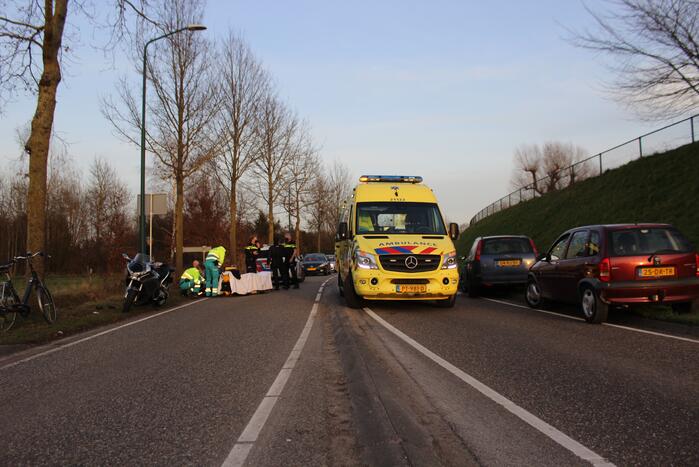 Motorrijder gewond bij botsing met boom