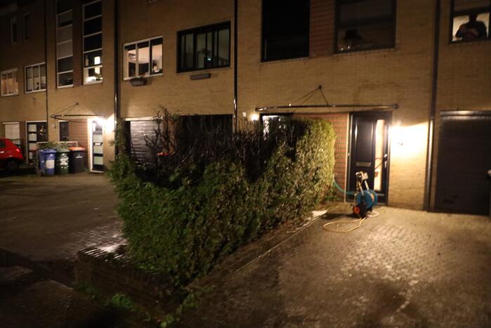 Meerdere papiercontainers in vlammen op