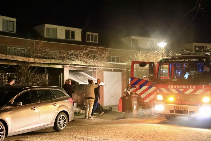 Meerdere papiercontainers in vlammen op