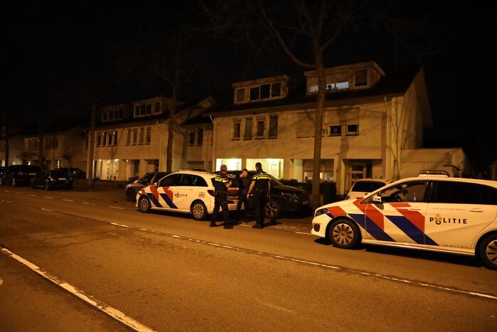 Meerdere papiercontainers in vlammen op