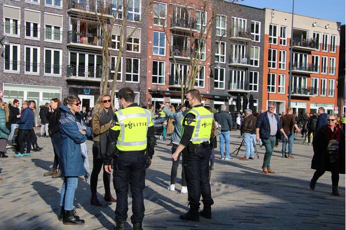 Viruswaanzin en ondernemers demonstreren tegen coronabeleid