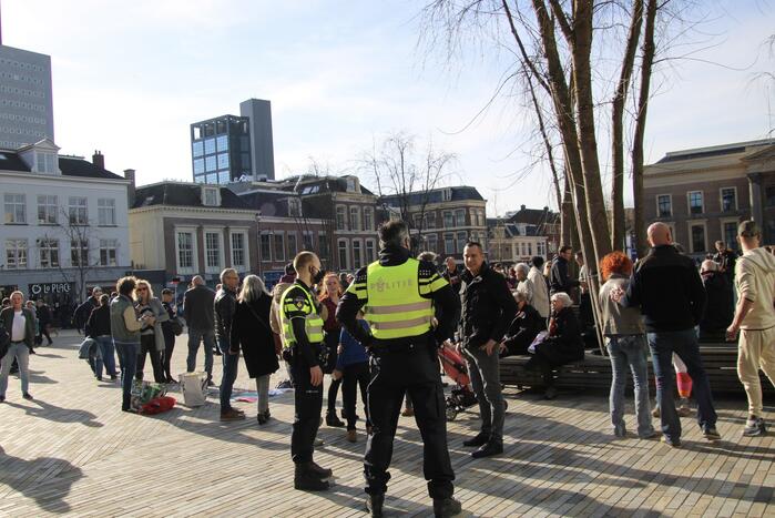 Viruswaanzin en ondernemers demonstreren tegen coronabeleid