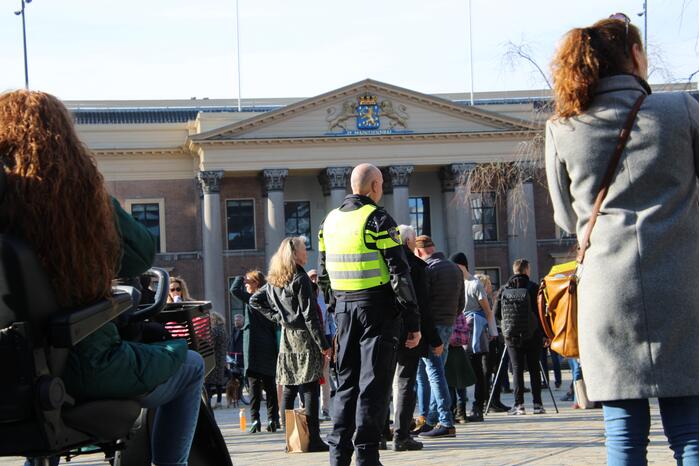 Viruswaanzin en ondernemers demonstreren tegen coronabeleid