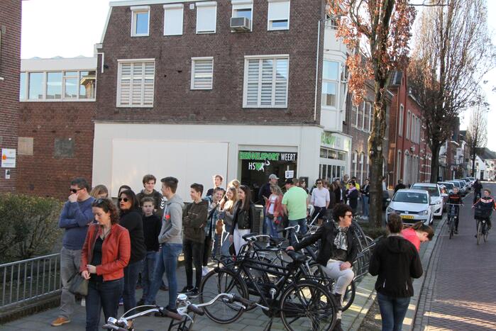 Lange rijen voor ijswinkel