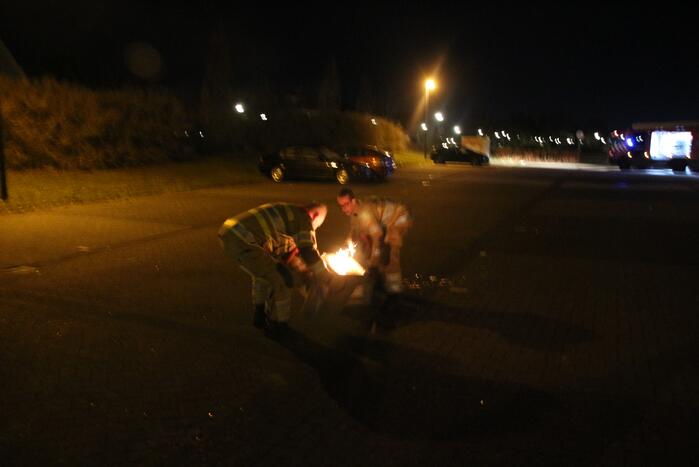 Twee afvalcontainers in brand gestoken