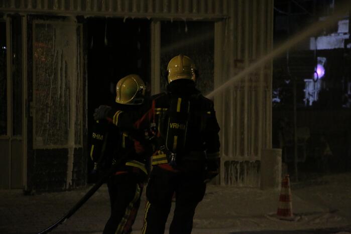Grote uitslaande brand in fietsenzaak