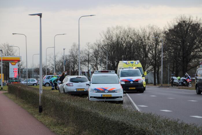 Wielrenster gewond bij botsing met auto