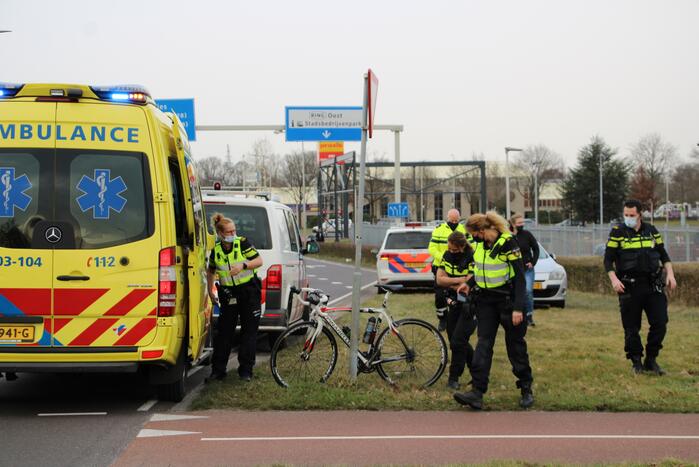 Wielrenster gewond bij botsing met auto