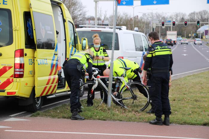 Wielrenster gewond bij botsing met auto