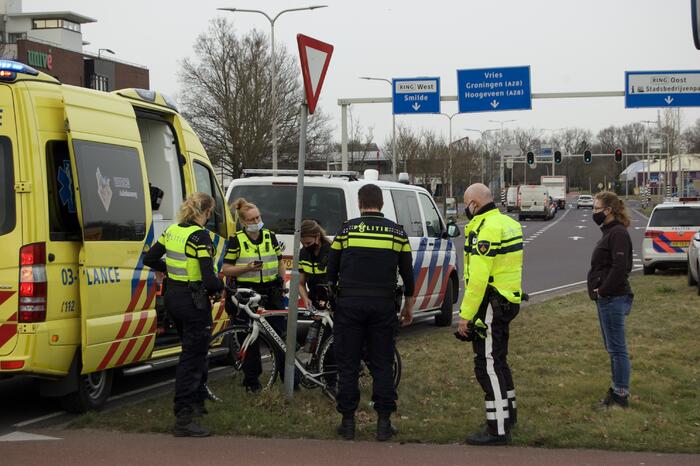 Wielrenster gewond bij botsing met auto