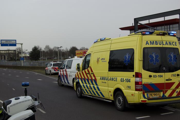Wielrenster gewond bij botsing met auto