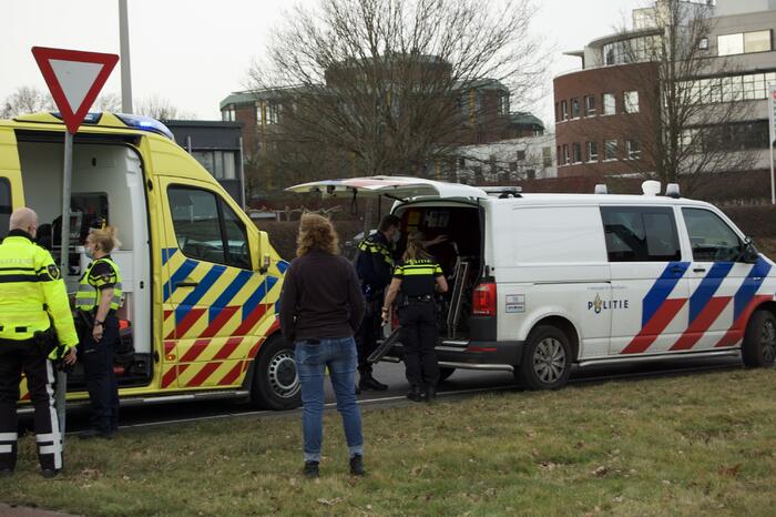 Wielrenster gewond bij botsing met auto