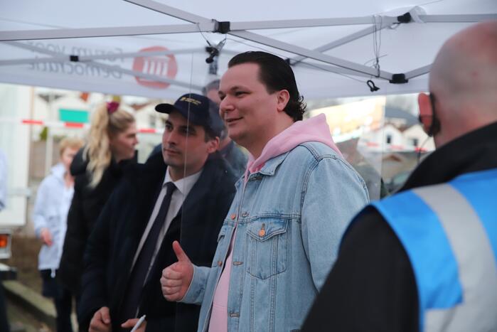 Thierry Baudet voert campagne op parkeerplaats Klein Amerika