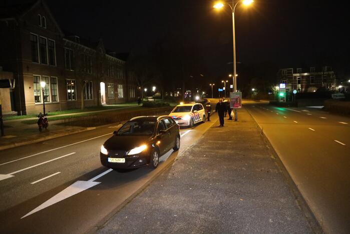 Bestuurder wilt keren maar veroorzaakt oliespoor