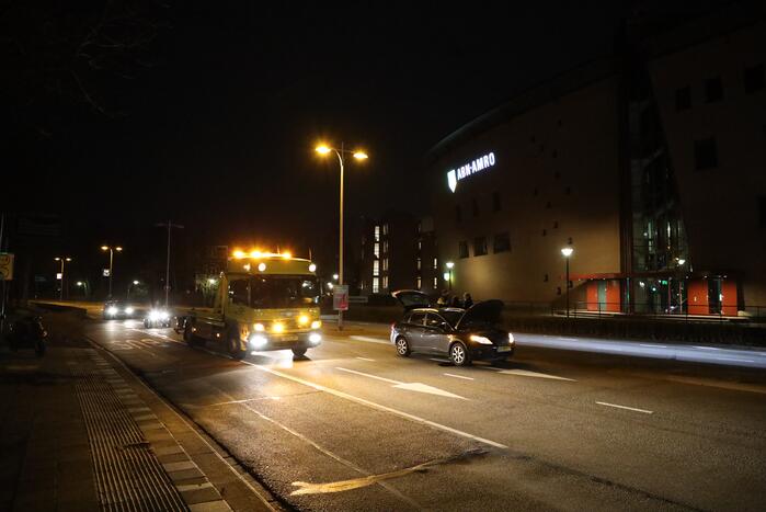 Bestuurder wilt keren maar veroorzaakt oliespoor