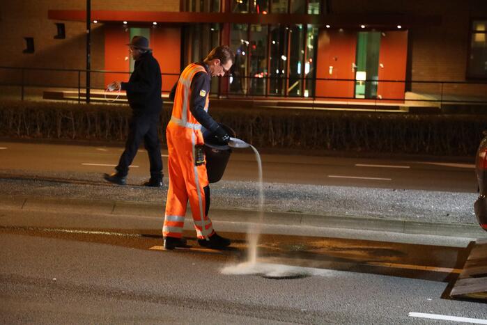 Bestuurder wilt keren maar veroorzaakt oliespoor