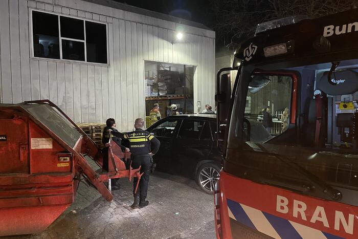 Pand vol rook op industrieterrein De Kronkels