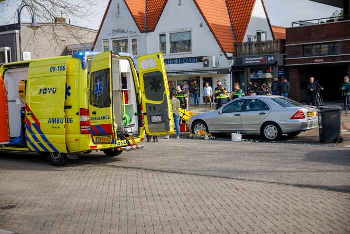 Vrouw ernstig gewond bij verkeersongeval