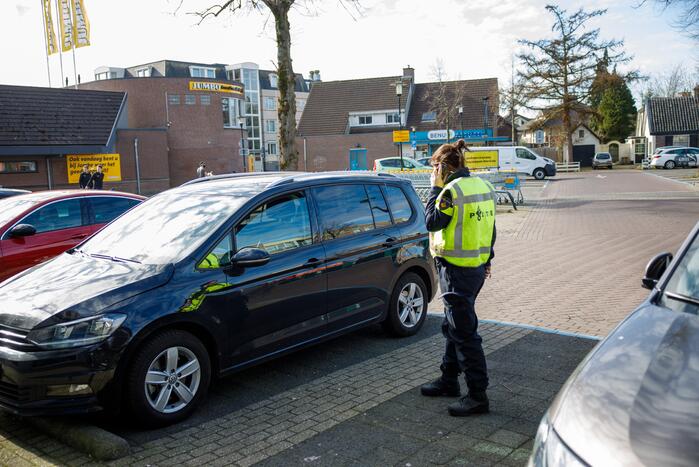Vrouw ernstig gewond bij verkeersongeval