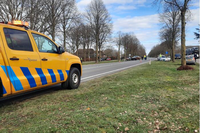 Taxi en personenauto met elkaar in botsing