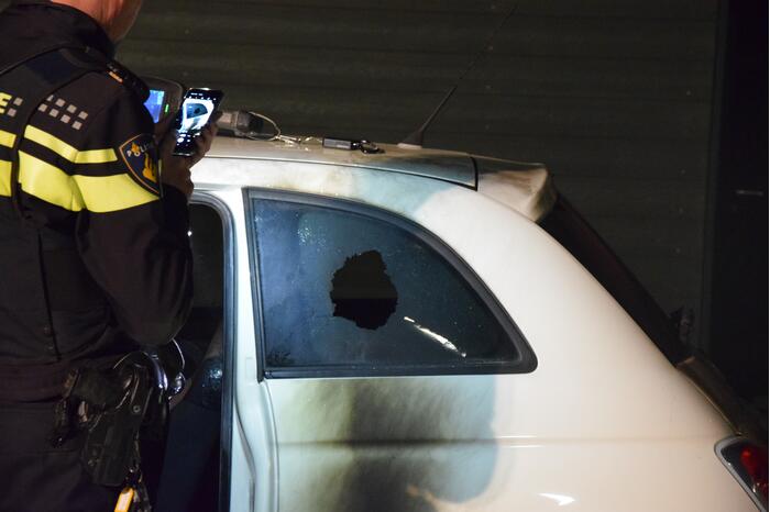 Brandstichting bij auto
