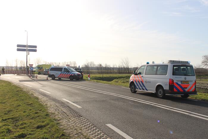 Overstekende fietser gewond door botsing met auto