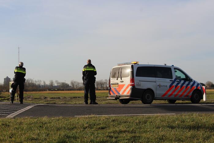 Overstekende fietser gewond door botsing met auto