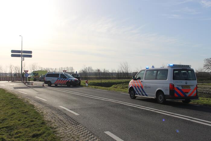 Overstekende fietser gewond door botsing met auto
