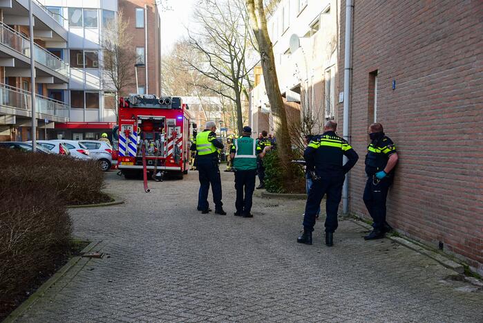 Flatwoningen ontruimd door brand