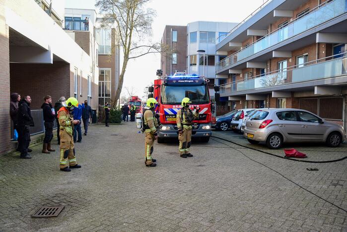 Flatwoningen ontruimd door brand