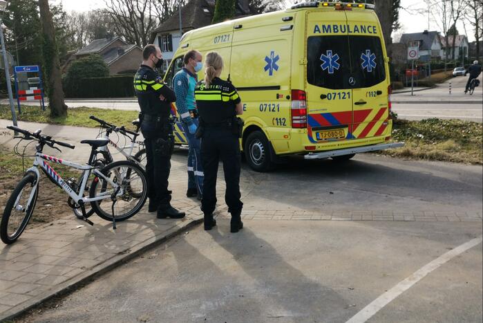 Overstekende fietsertje aangereden door auto