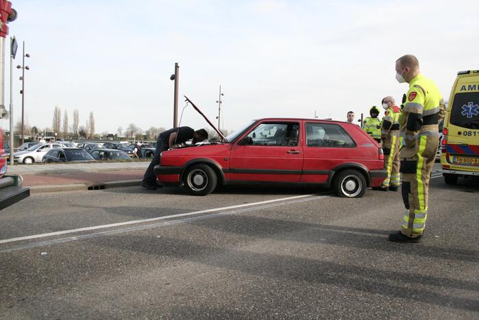 Drie auto's betrokken bij aanrijding