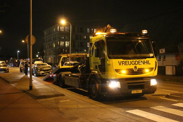 Schade bij botsing tussen lijnbus en auto