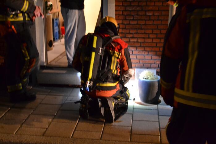 Brandweer verricht metingen na gaslucht