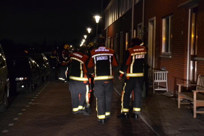 Brandweer verricht metingen na gaslucht