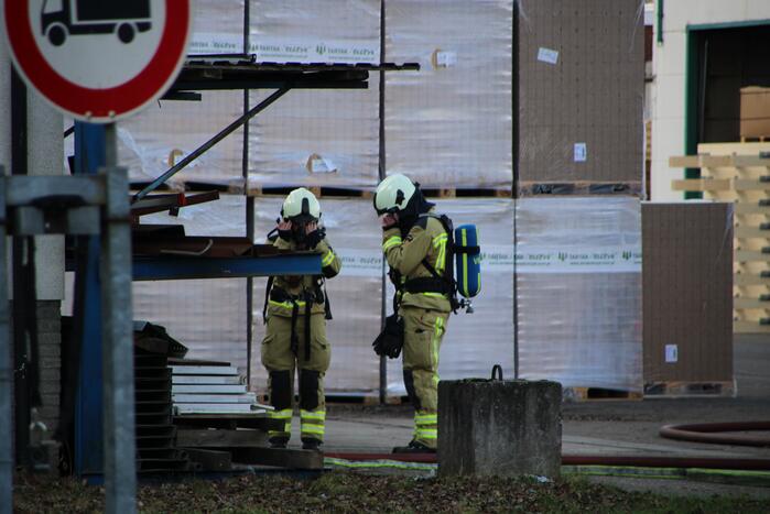 Gasfles in brand bij Phoenix Pallets