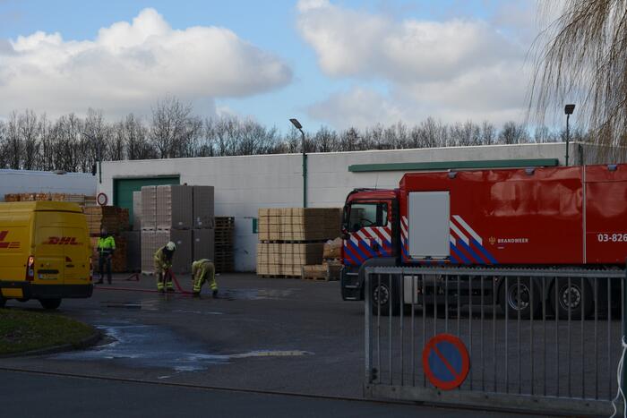 Gasfles in brand bij Phoenix Pallets