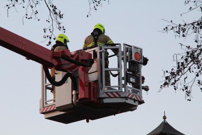 Schoorsteenbrand snel onder controle
