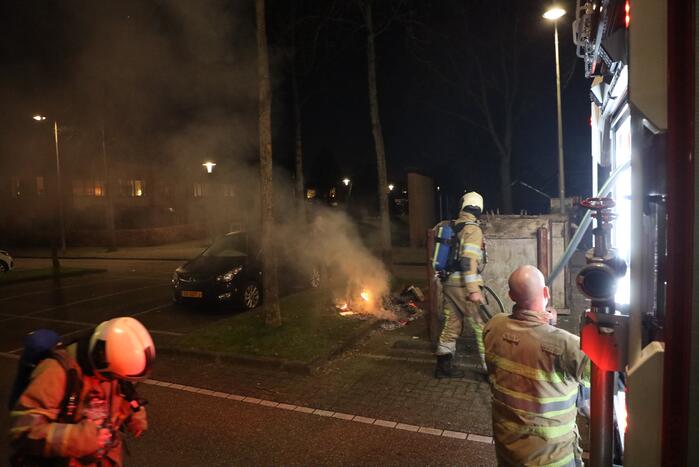 Papier in brand na brandstichting