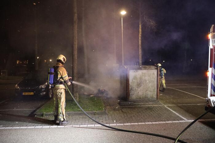 Papier in brand na brandstichting