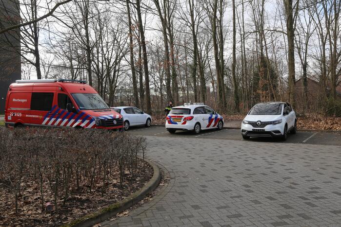 Vaten aangetroffen in verdachte auto, binnenkant uitgebrand