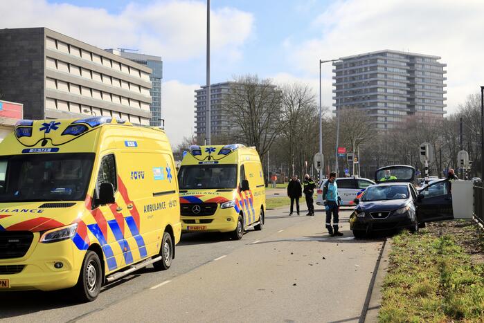 Gewonden bij ongeluk met scooter en auto in Kanaleneiland. #nieuws #utrecht