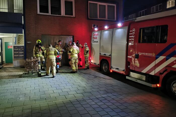 Hevige stank door een lekkende brommer