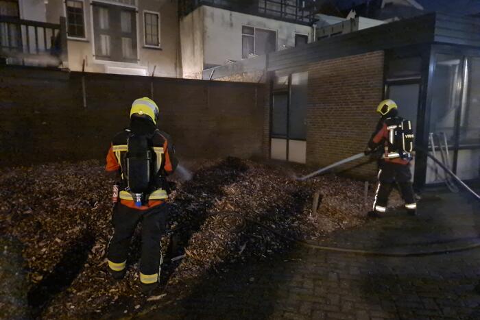 Berg met houtsnippers uit elkaar gehaald
