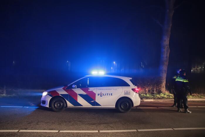 Taxi raakt van de weg belandt te water